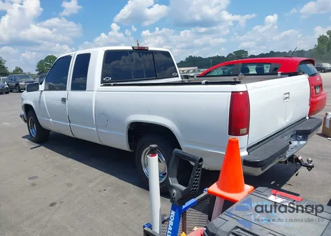 1997 Chevrolet C1500 Fleetside z USA, uszkodzony, nr VIN 1GBEC19R2VE260807